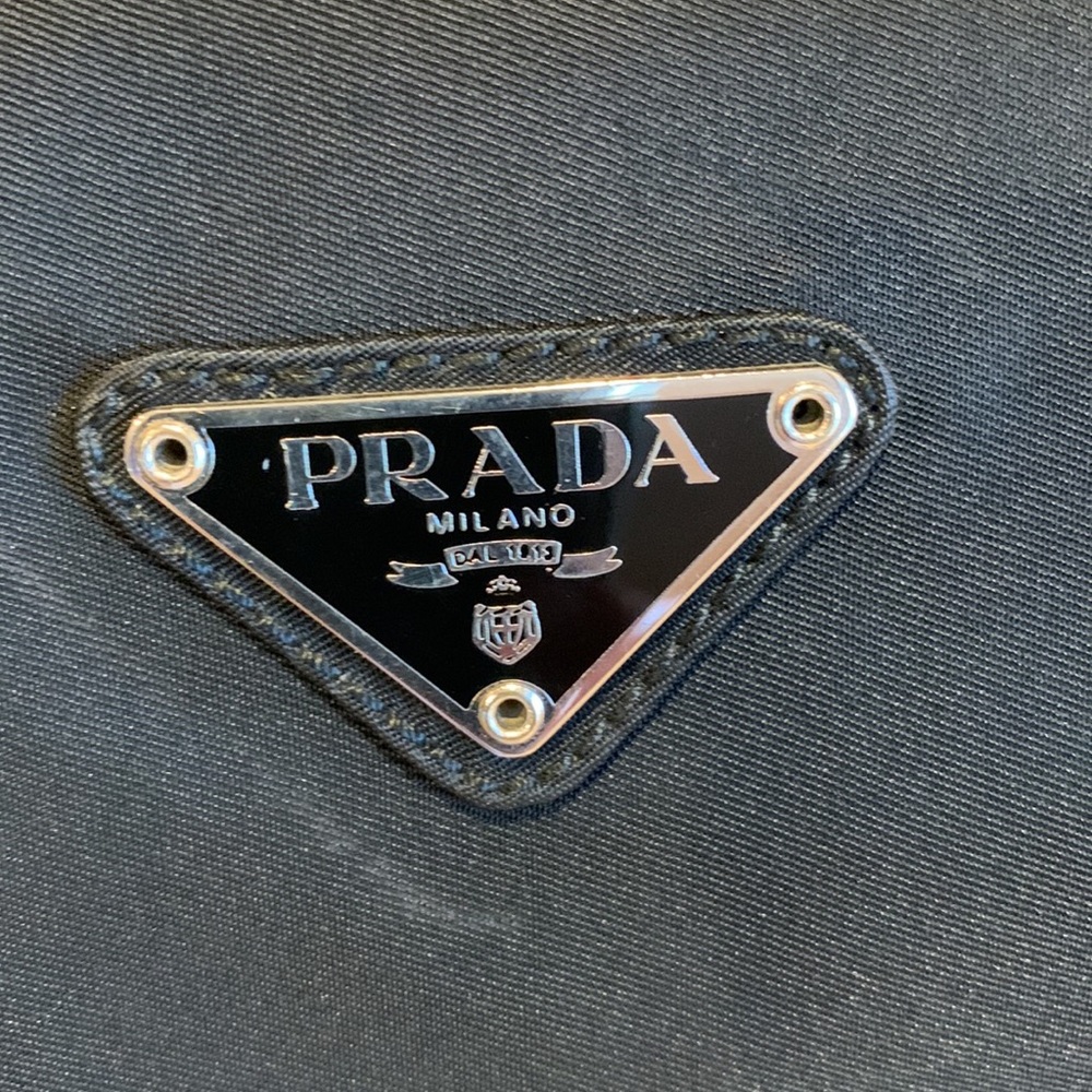 SOLD❤️ Prada Nylon Shoulder Bag - Picture 2 of 12
